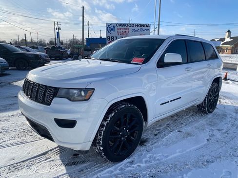 Used 2018 Jeep Grand Cherokee Altitude image 7