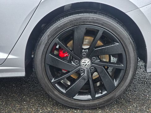 Used 2019 Volkswagen Jetta GLI FWD image 10