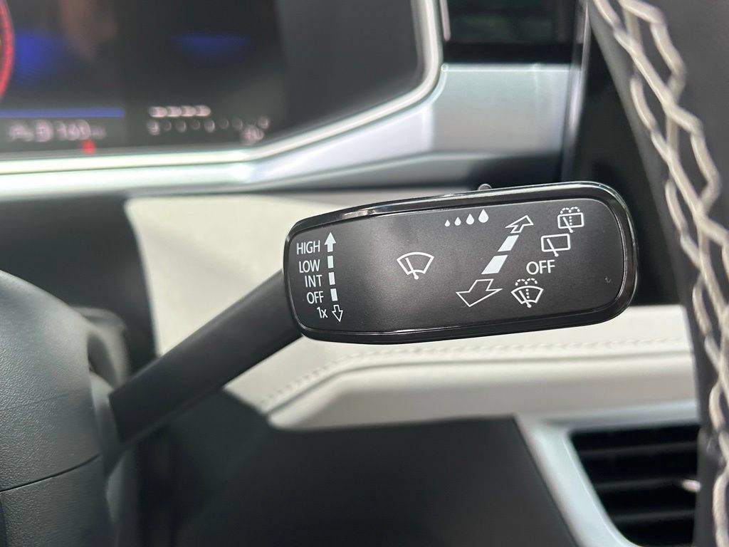 New 2026 Volkswagen Taos SE FWD image 23