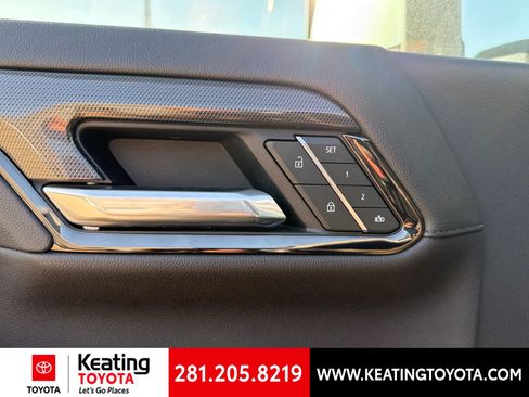 Used 2025 GMC Sierra 2500 AT4 w/ AT4 Preferred Package AWD/4WD image 13