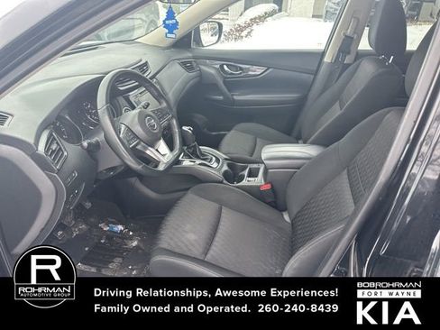 Used 2018 Nissan Rogue SV image 10