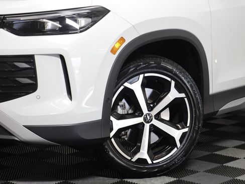 New 2026 Volkswagen Tiguan SE AWD/4WD image 2