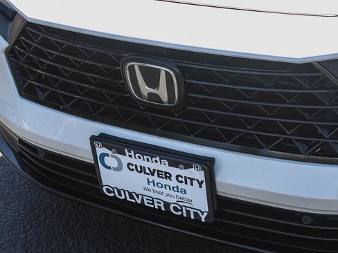 Used 2023 Honda Accord EX-L image 6