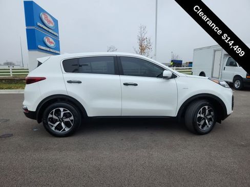 Used 2022 Kia Sportage LX image 9