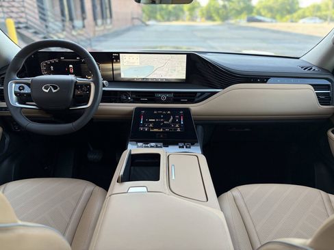 Used 2025 INFINITI QX80 Luxe AWD/4WD image 32