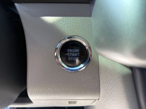 Used 2015 Toyota Highlander XLE AWD/4WD image 18