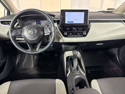 Used 2025 Toyota Corolla LE FWD image 13