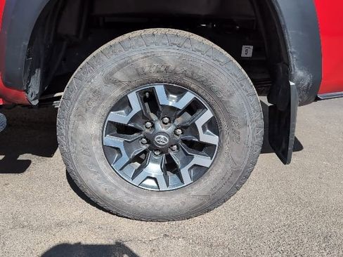 Used 2021 Toyota Tacoma TRD Off-Road w/ Technology Package image 11