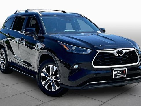 Used 2026 Toyota Highlander XLE AWD/4WD image 3