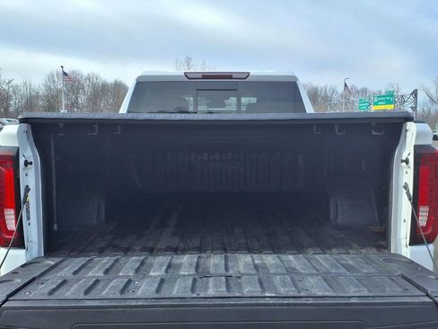 Used 2023 GMC Sierra 1500 AT4 w/ AT4 Preferred Package image 11