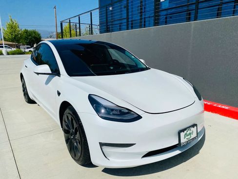 Used 2021 Tesla Model 3 Standard Range Plus RWD image 9