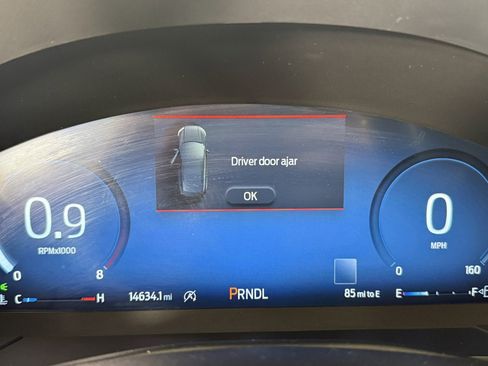 Certified 2025 Ford Escape Platinum AWD/4WD image 17