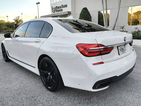 Used 2018 BMW 740i image 2