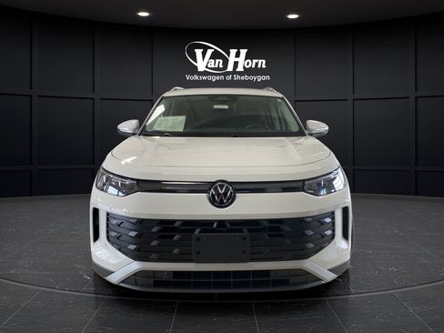 Used 2026 Volkswagen Tiguan S FWD image 8
