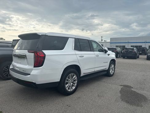 Used 2022 GMC Yukon SLT w/ SLT Premium Package AWD/4WD image 3