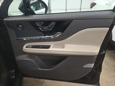 Used 2021 Lincoln Corsair Reserve w/ Equipment Group 201A image 6