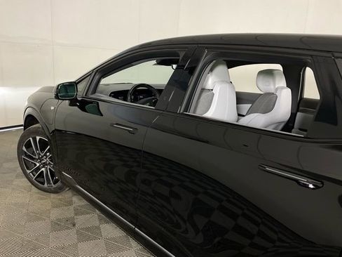 New 2026 Cadillac Optiq Sport 1 w/ LPO, Floor Liner Package AWD/4WD image 34