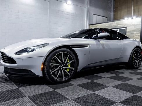 Used 2017 Aston Martin DB11 V12 image 3