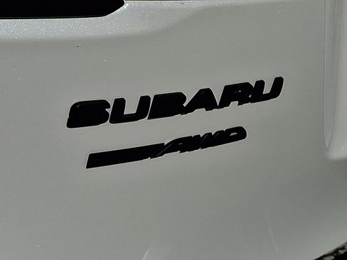 Certified 2025 Subaru Outback Onyx Edition AWD/4WD image 30