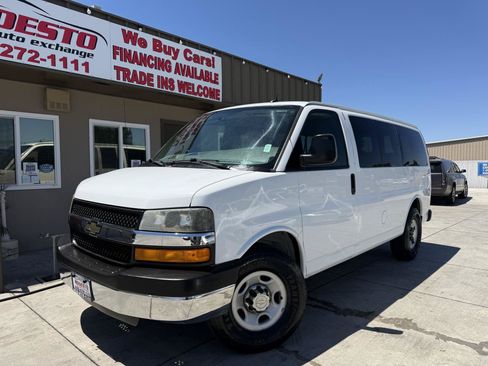 Used 2014 Chevrolet Express 2500 LT w/ LT Preferred Equipment Group RWD image 8