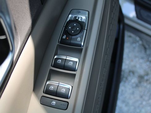 New 2026 Kia Carnival EX FWD image 25