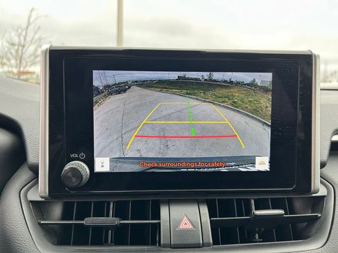 Used 2025 Toyota RAV4 LE AWD/4WD image 15