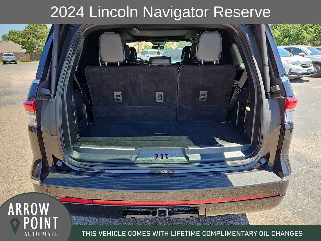 Used 2024 Lincoln Navigator Reserve AWD/4WD image 17