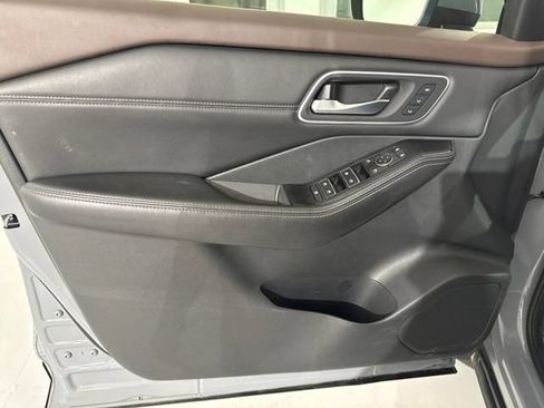 Used 2021 Nissan Rogue SL w/ Premium Package FWD image 19