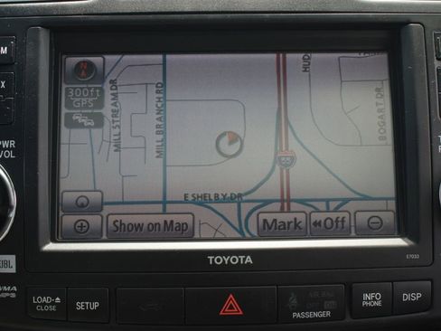 Used 2011 Toyota Highlander Limited w/ Tow Pkg FWD image 7