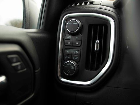 Used 2022 Chevrolet Silverado 1500 RST w/ Z71 Off-Road Package image 10