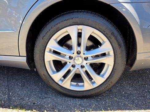 Used 2011 Mercedes-Benz E 350 4MATIC Sedan image 19