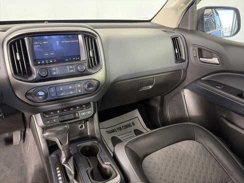 Used 2019 Chevrolet Colorado Z71 AWD/4WD image 4