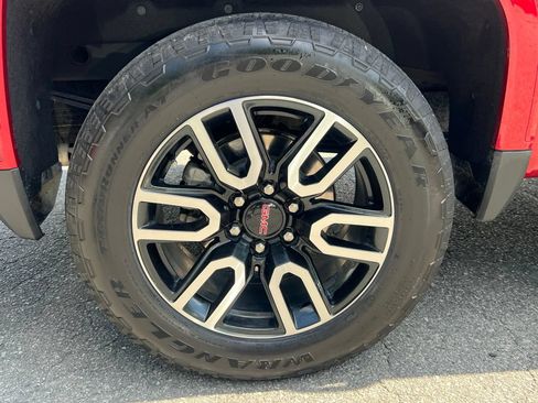 Used 2023 GMC Sierra 1500 AT4 w/ AT4 Premium Package AWD/4WD image 19
