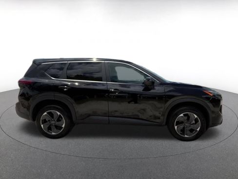 Used 2025 Nissan Rogue SV AWD/4WD image 16