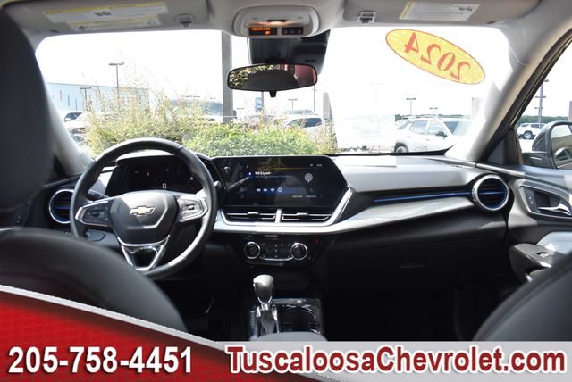 Certified 2024 Chevrolet Trax LT w/ Driver Confidence Package FWD image 3