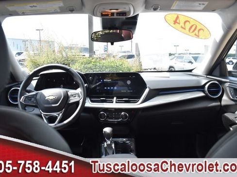 Certified 2024 Chevrolet Trax LT w/ Driver Confidence Package FWD image 3