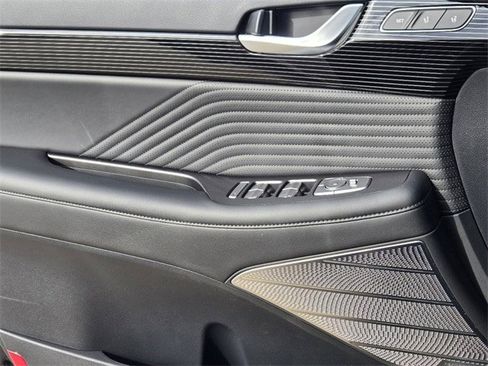 Used 2025 Hyundai Palisade Calligraphy image 16