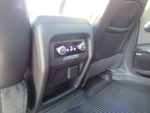 Used 2024 GMC Acadia Elevation image 15