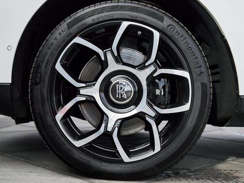 Used 2023 Rolls-Royce Cullinan Black Badge w/ Driver's Package image 3