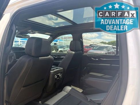 Used 2023 GMC Yukon XL Denali AWD/4WD image 4