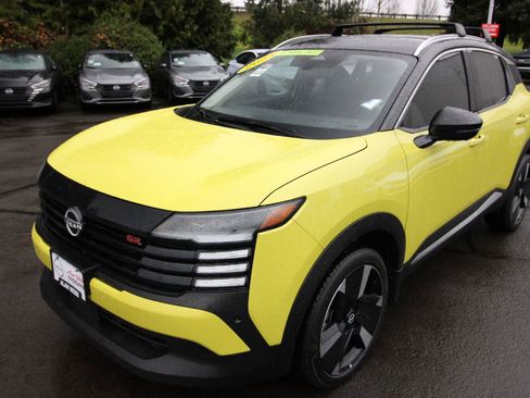 Used 2025 Nissan Kicks SR image 7