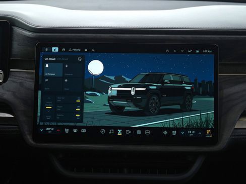 Used 2023 Rivian R1S Adventure image 16