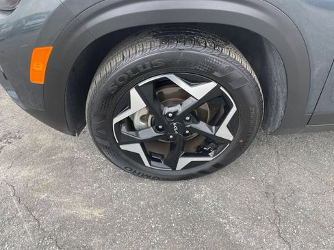 Used 2025 Kia Seltos S FWD image 32