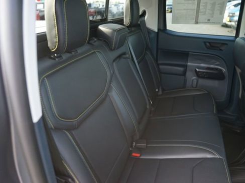 Used 2025 Ford Maverick Lobo AWD/4WD image 17