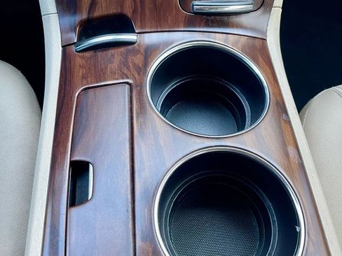 Used 2014 Toyota Venza LE image 17