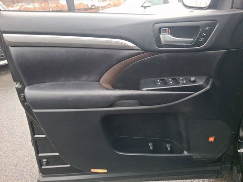 Used 2019 Toyota Highlander Limited Platinum image 15