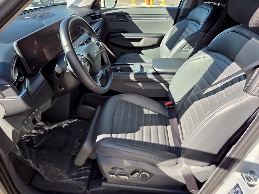 Used 2024 Kia EV9 Land AWD/4WD image 13