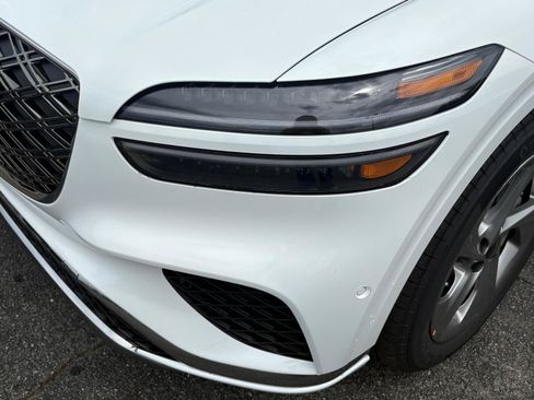 New 2026 Genesis GV70 2.5T Advanced AWD/4WD image 13