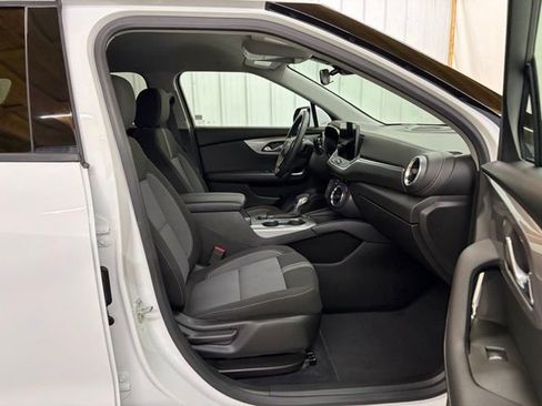 Used 2025 Chevrolet Blazer LT FWD image 30