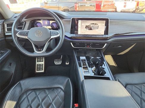 Used 2024 Volkswagen Atlas SEL Premium R-Line image 10